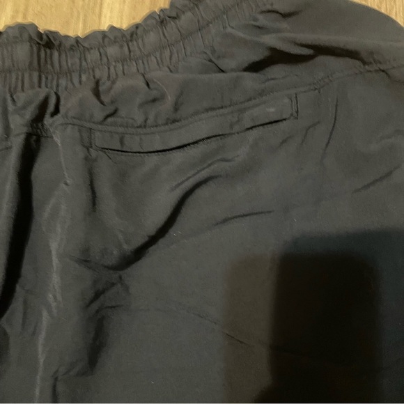 All In Motion woman’s running workout shorts XL black pleated zipper pocket gym - Picture 7 of 8